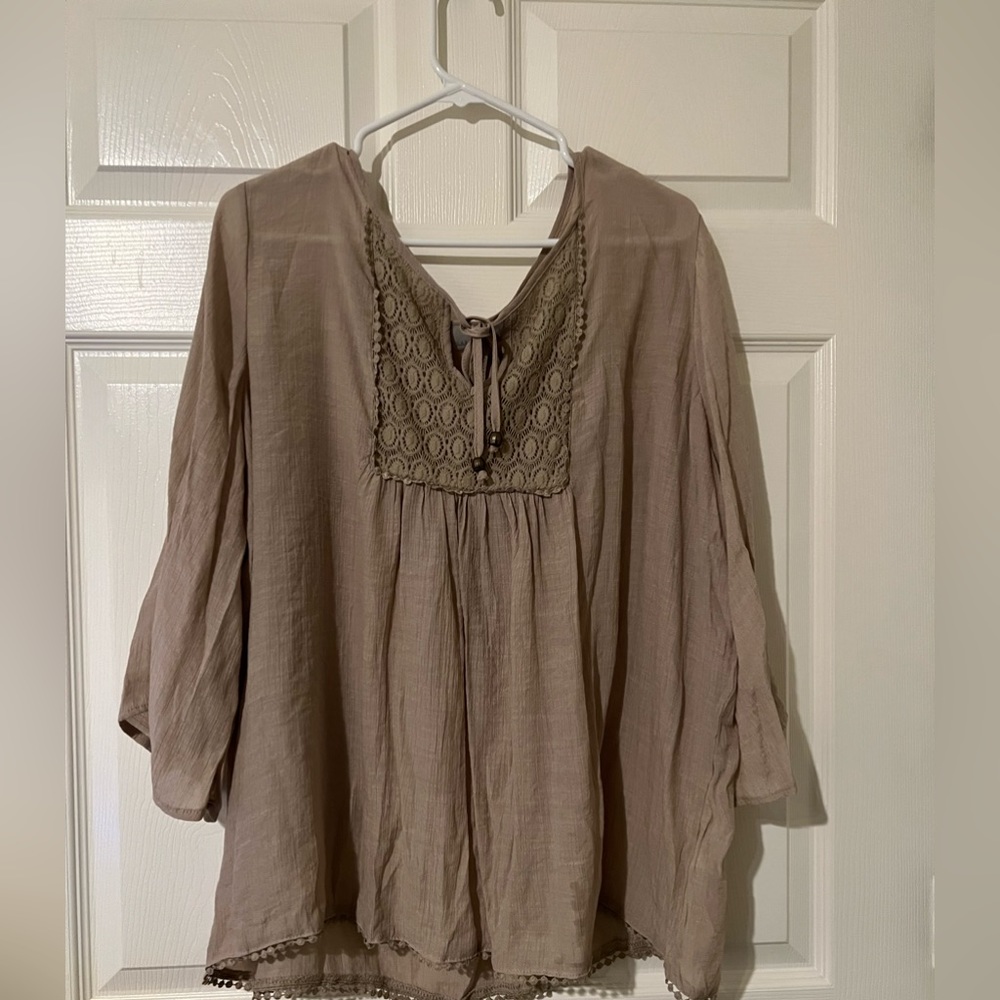 Women’s XL Carolyn Taylor shirt
